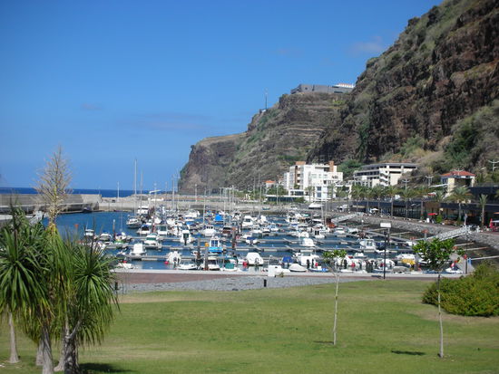 Yachthafen von Calheta