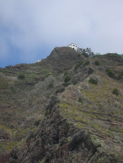 Haus auf den Klippen in Madalena do Mar.