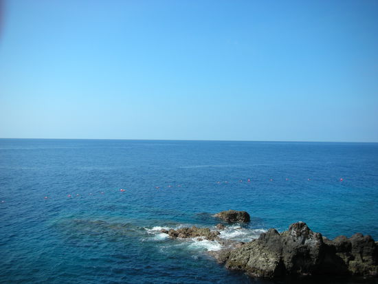 Der Blick vom Restaurante Atlantico auf den fast unwiderstehlich blauen Atlantic.