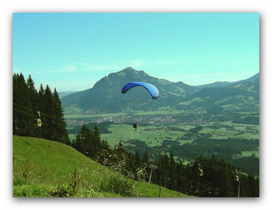 im Hintergrund der Grünten, wird auch Wächter des Allgäus genannt