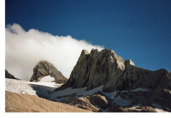 Blick von der Hütte zur Mitterspitze und Schneebergwand.