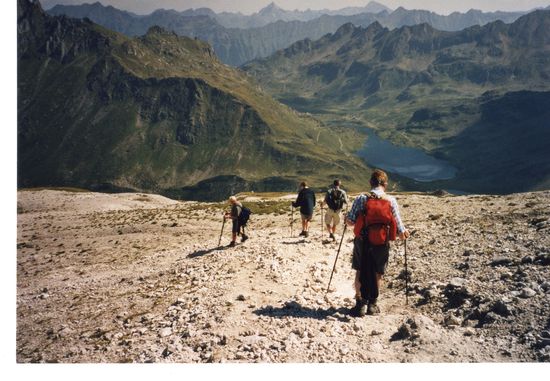 Auf dem Rückweg liegen sichtbar beide Seen unter uns.