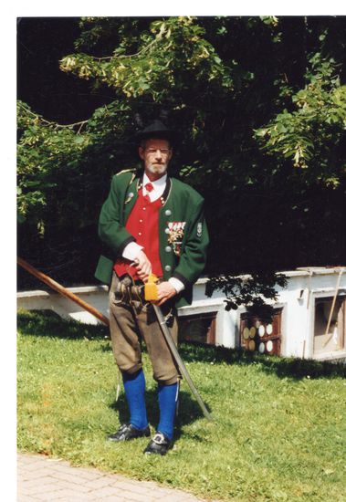 Jürgen in Multifunktionskleidung.