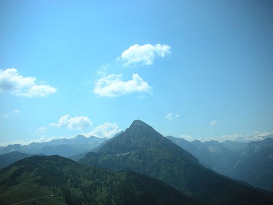 Im Vordergrund der Ennskraxn, 
im Hintergrund links das Mosermandl und
rechts im Hintergrund die Glingspitze.