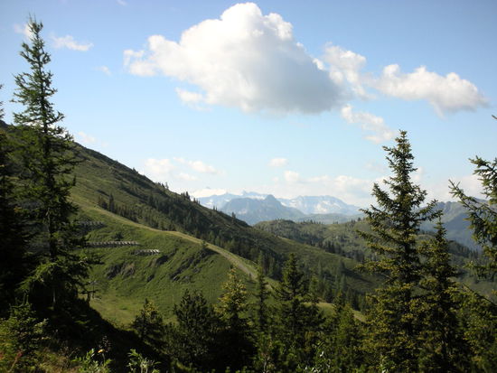 Auf dem Weg zur Bergmesse.