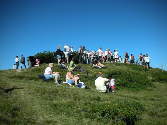 Wartende Messebesucher.