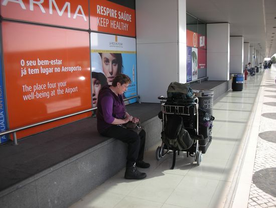 Erster Kontakt nach Hause. Hallo! wir sind gut angekommen.