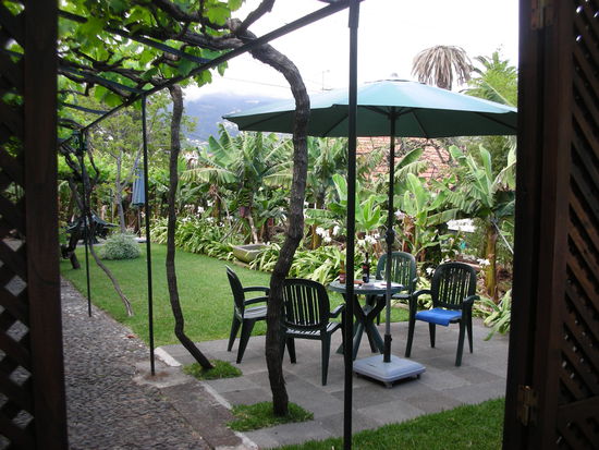 Eine eigene kleine Terrasse, die wir jeden weiteren Urlaubstag
nicht nur zum Frühstück genutzt haben.