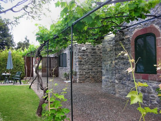 Erster Blick auf unser Casa das Vinhas
(der Eingang im Hintergrund)