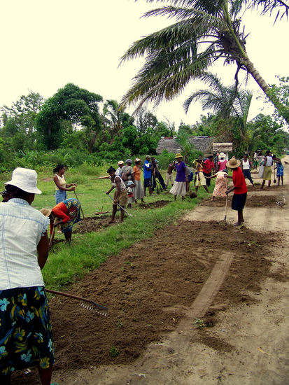 Straßenbau auf malegassisch