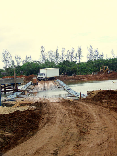 Über sieben Brücken...