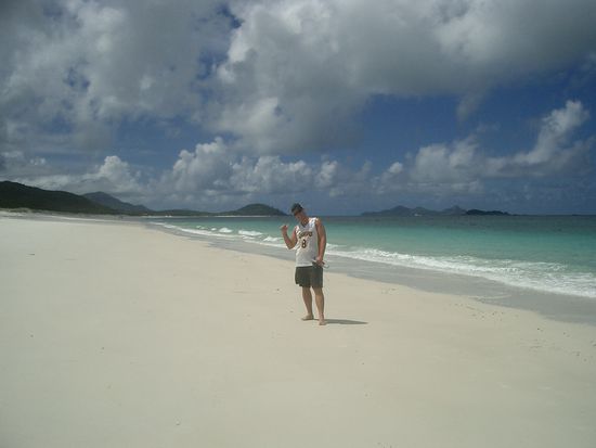 Ja, wer haette dies gedacht... da gibts ja noch komische Menschen auf dem wundervollen Strand... 