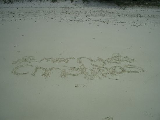 Na, und dann noch Merry Christmas! Es ist zwar noch nicht Zeit fuer dies zu Wuenschen... wird wohl aber vor Weihnachten mein letzter Strandbesuch sein... Schliesslich werde ich morgen Abend bereits nach Sydney fliegen!
