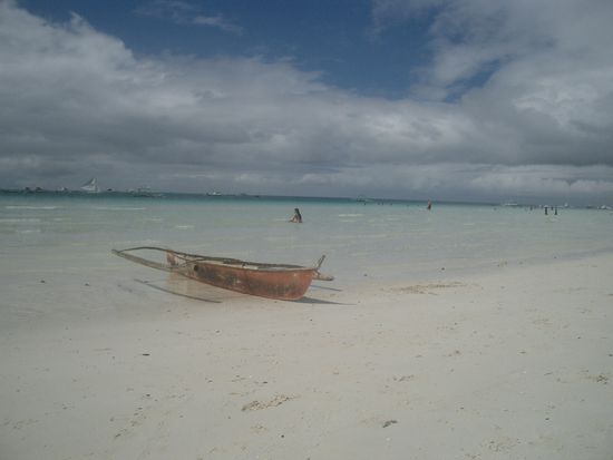 Ein wohl altertuemliches Boot...