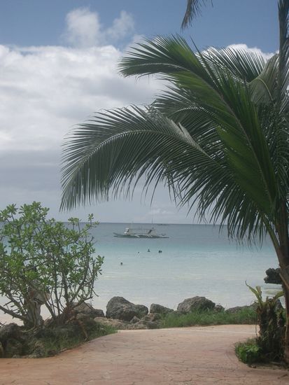 Die Sicht aus einer Baar direkt am Strand...