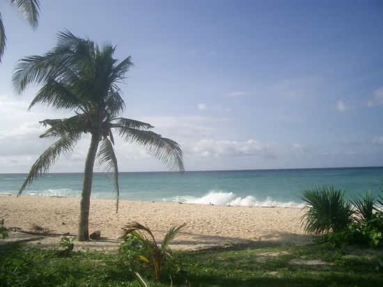 Jedoch ist das Meer ein bisschen unruhiger.. Hier hat es groesser Wellen als auf der Tourist-Seite... Die Wellen sind jedoch nicht so gross wie in Australien...