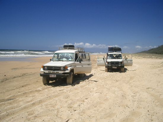 Unsere zwei 4WD Jeeps... Wir waren insgesamt 16 Personen...
