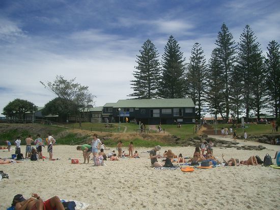 Wirklich ein sehr schoenes Ambiente. Tannen und Wiese, Sand und Wasser....