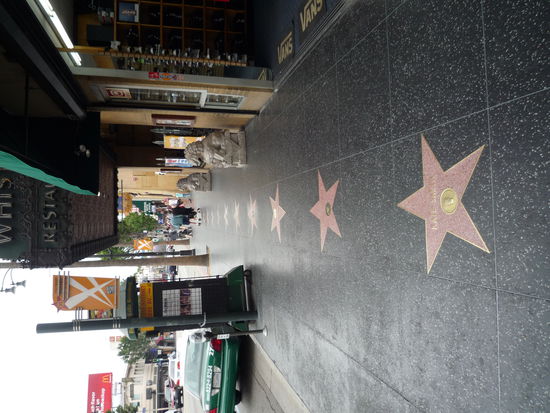 Und in Hollywood, ueberquerten wir den Walk of Fame.