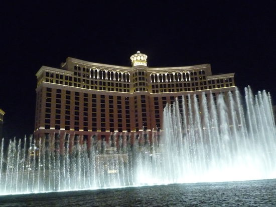 Das Bellagio Hotel mit dem sensationellen Springbrunnen.
