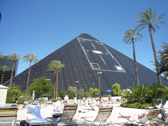 Die Aussicht vom Pool.