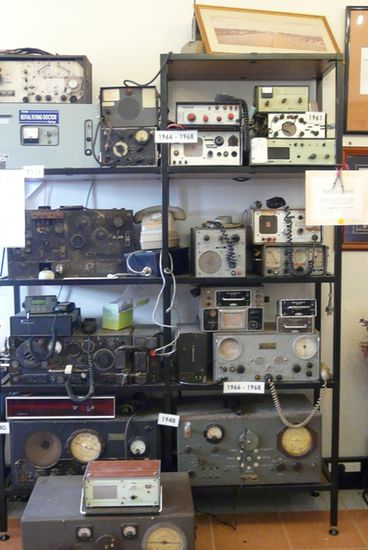 Alte Funkgeräte,mit denen die Stations im Outback Kontakt zur Zivilisation halten