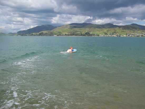 Und wenn man genug speed drauf hatte,schoss man so weit ins Wasser