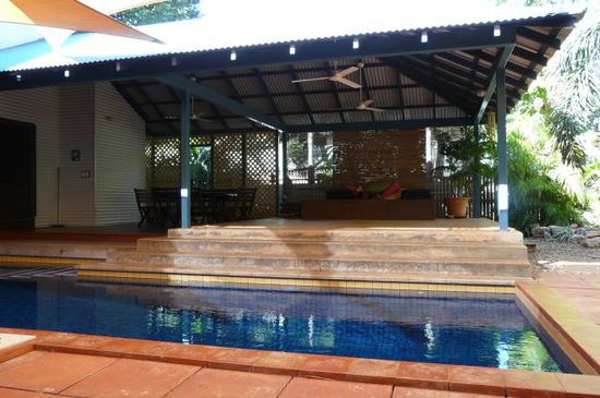 Der Pool im Innenhof