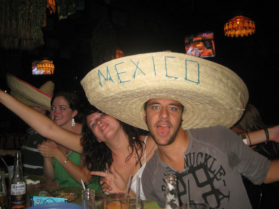 tijuana beim abendessen mit bruno