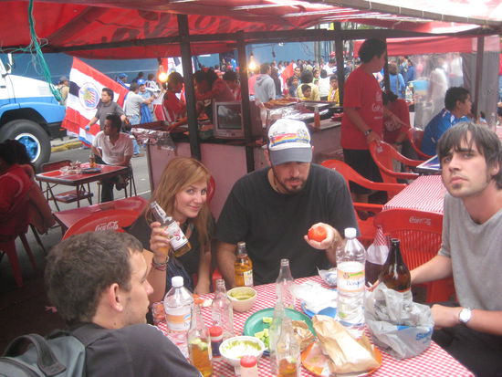 im fussball stadion mit tom, andy und george