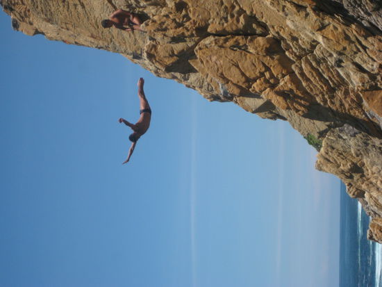 cliffdivers in acapulco