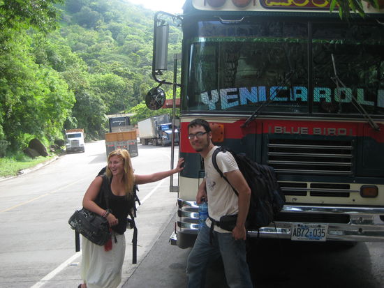 nach der grenze guatemala/el salvador. bus no.seven