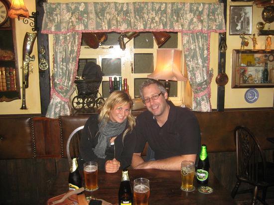 dean und michele in london im pub