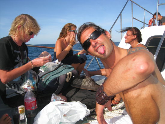 visa run nach malaysia mit chris und rikki.