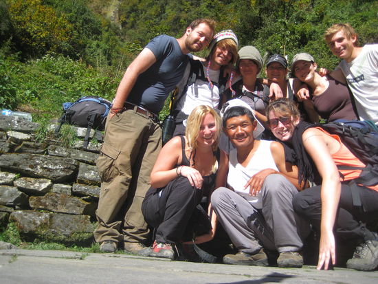 gabriel, narcis, ellis, dani, mojca, felix, mish, unser tourguide iman und ich