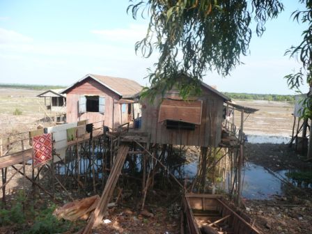 und so leben die Khmer am Ufer des Sees Tonle Sap
