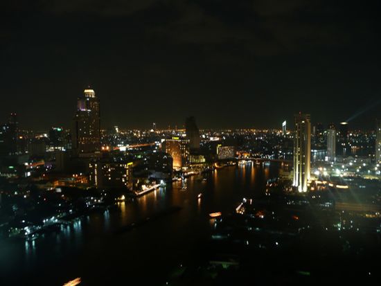 Bangkok by night aus unserem Fenster