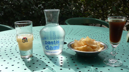 Ein Weinchen hier, ein Schnäpschen da...so lebt es sich ganz gut