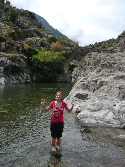 In Wahrheit ist das Wasser sooo kalt, dass einem das Grinzen sofort einfriert 