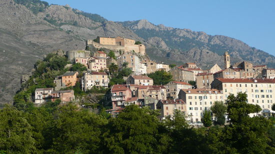 Corte - markant ist die alles überragende Zitadelle