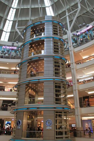 riesige Shoppingmall