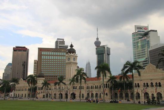 Merdeka Square mit Twin Towers und Fernsehturm