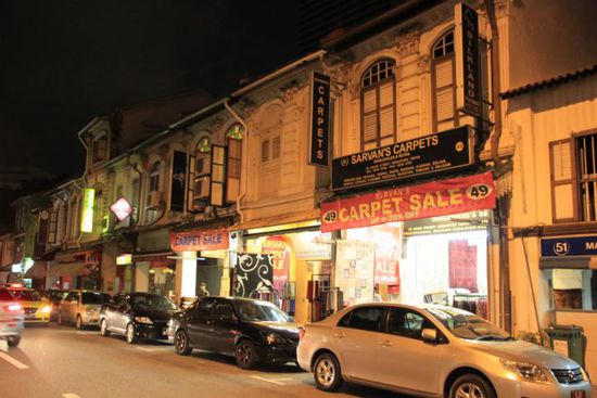 Das arabische Viertel. Döner und Shisha Geruch liegen in der Luft. Sehr chillig.