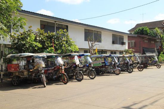 Tuk Tuks, die beliebten Transportmittel hier