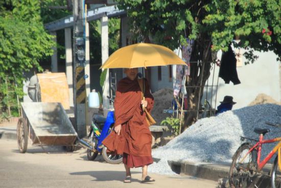 Mönch auf Wanderschaft