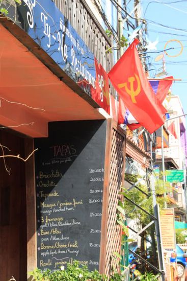 Französische Restaurants gibt's ne Menge und überall wehen diese Fahnen...