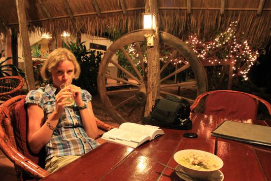 Nach einem ereignisreichen Tag gibt es GinTonic und super leckeres Essen in Mut Mee.