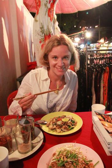 ...nen Hauptgang in der Straßengarküche...