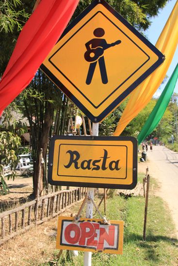 Achtung: Gitarrenspieler!
Rasta Bar in Pai - sehr typisch für dieses Städtchen