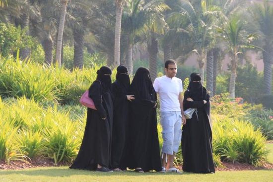 Familie: Mann und Frau(en)